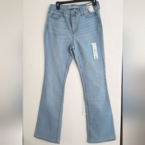 No Boundaries Mid Rise Bootcut NWT.